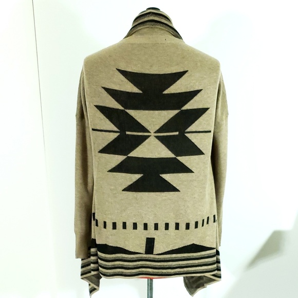 NWOT Forever 21 Geo Print Cardigan - M/L - Picture 3 of 4